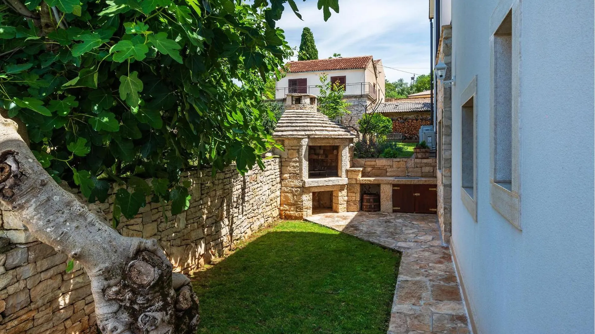 Holiday home Awesome Home In Golas With Outdoor Swimming Pool Croatia