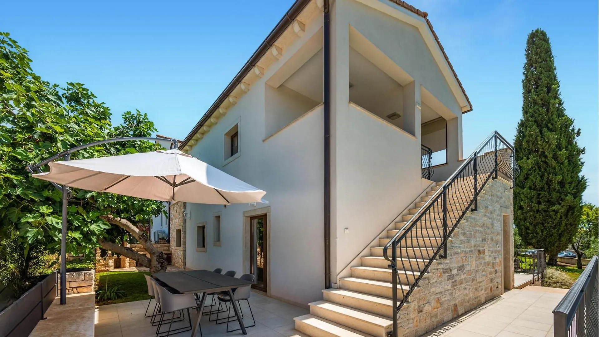 Awesome Home In Golas With Outdoor Swimming Pool